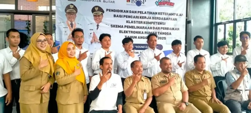 Disnaker Blitar Bekali Pencari Kerja Keterampilan Elektronika 