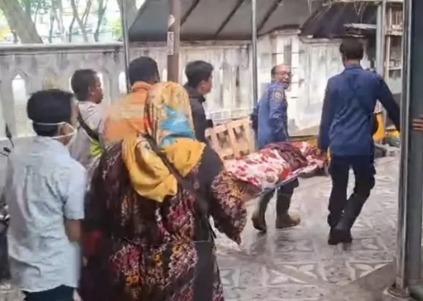 Heboh Nenek Peziarah Pingsan Terkunci di Toilet Umum