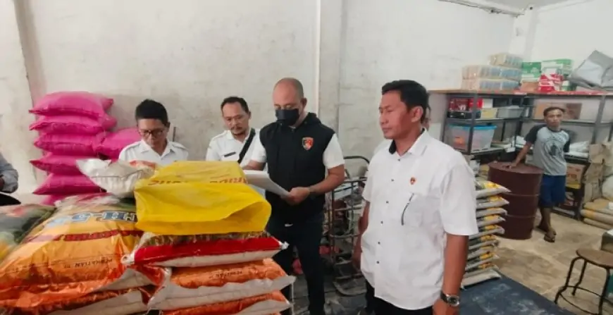 Satgas Pangan Situbondo Sidak Distributor Beras, Temukan Dugaan Kemas Ulang Produk
