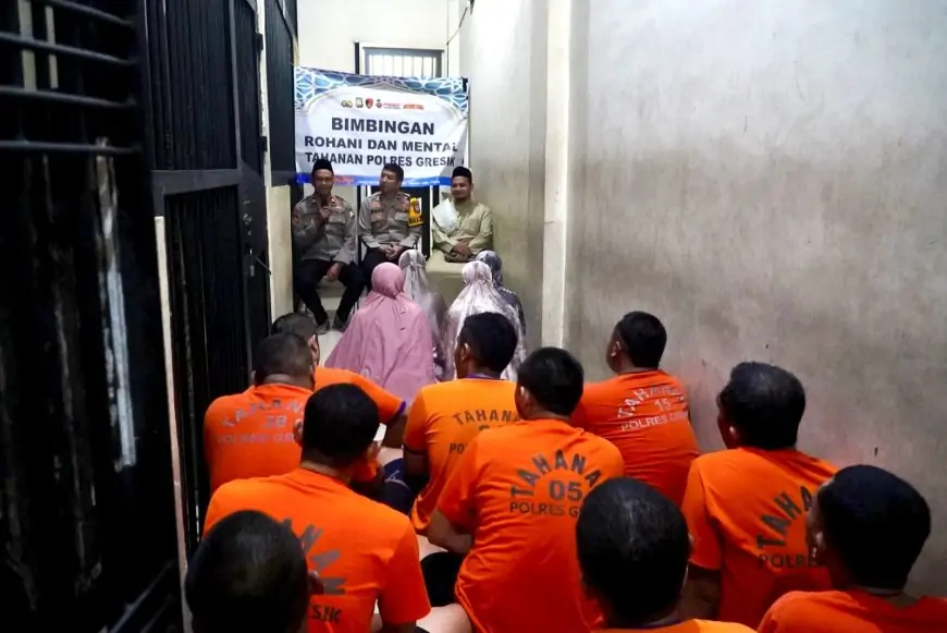 Dari Balik Jeruji Besi, Polres Gresik Berikan Siraman Rohani dan Mental Penghuni Tahanan