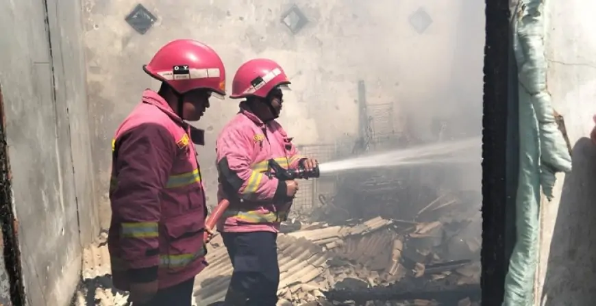 Diduga Korsleting, Kebakaran Hanguskan Gudang Penetasan Telur di Besuki