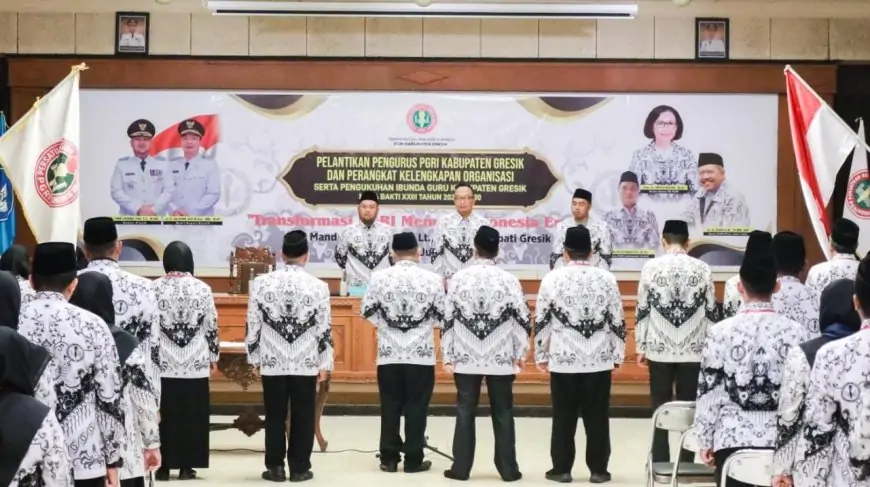 PGRI Gresik Resmi Dilantik, Gus Yani Tekankan Komitmen Pendidikan Menuju Generasi Emas 2045
