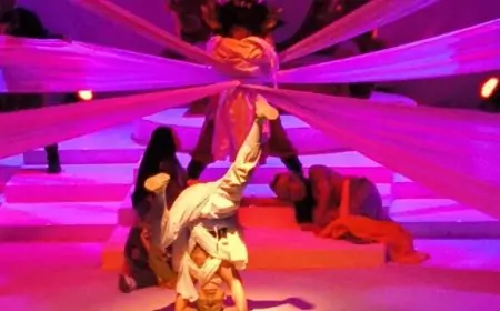 Darpana dan Bayangan Kekuasaan: Cermin Kritis dari Komunitas Tombo Ati