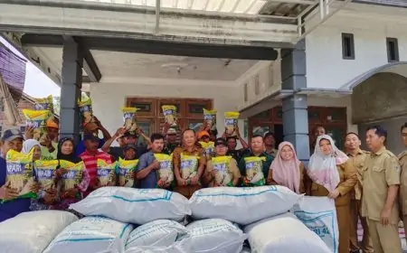 Respon Cepat Ringankan Beban Petani, Mas Dhito Salurkan Ribuan Kilogram Benih Jagung dan Padi