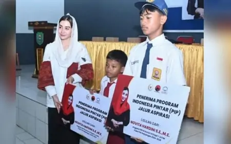 Novita Hardini Salurkan Beasiswa PIP, Ajak Orang Tua Jadi Garda Terdepan Pendidikan Anak