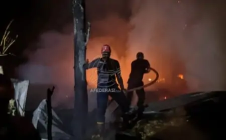 Gudang Produksi Meja Biliar di Kedungwaru Ludes Terbakar, Puntung Rokok Diduga Jadi Pemicu