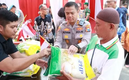Stabilisasi Harga Beras, Polres Gresik Sinergi  Bulog Hadirkan Gerakan Pangan Murah