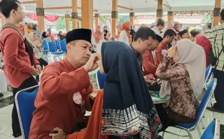 Suami Pimpinan OPD di Situbondo Adu Kreativitas Merias Istri, Semarakkan HUT RI dan Harjakasi