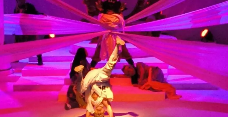 Darpana dan Bayangan Kekuasaan: Cermin Kritis dari Komunitas Tombo Ati