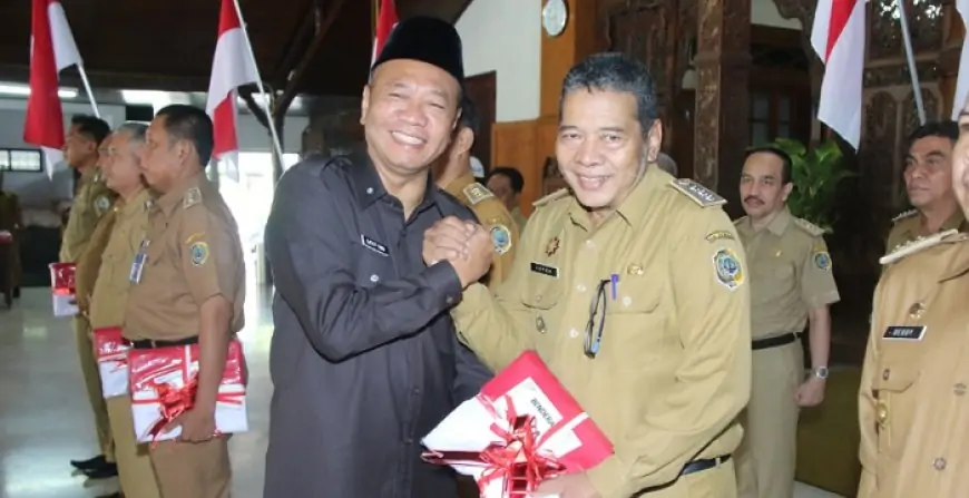 Pemkab Tulungagung Bagikan 5.500 Bendera Merah Putih