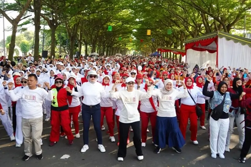 Senam Bersama Ratusan Lansia, Mbak Cicha: Supaya Tetap Bugar di Usia Senja