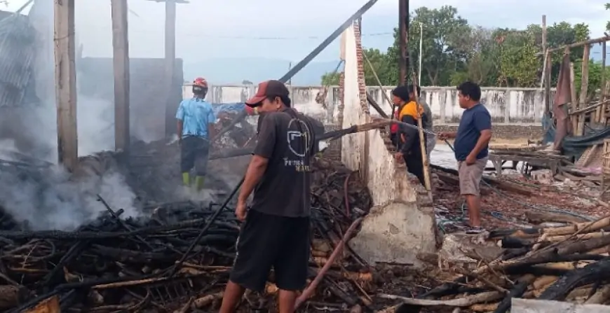 Gedung Produksi Kerupuk di Besuki Ludes Terbakar, Kerugian Capai Rp20 Juta