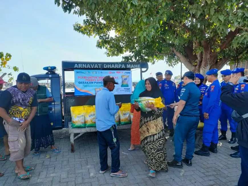 Gerakan Pangan Murah Satpolairud Polres Situbondo Sasar Nelayan di Pelabuhan