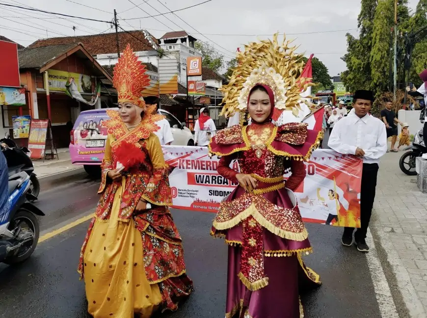Ribuan Warga Sidomulyo Meriahkan Karnaval Budaya Nusantara HUT ke-80 RI