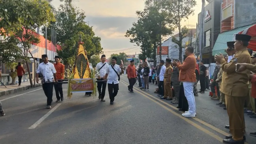 Situbondo Kembali Hidupkan Tradisi Kirab Ancak Agung Peringati Maulid Nabi