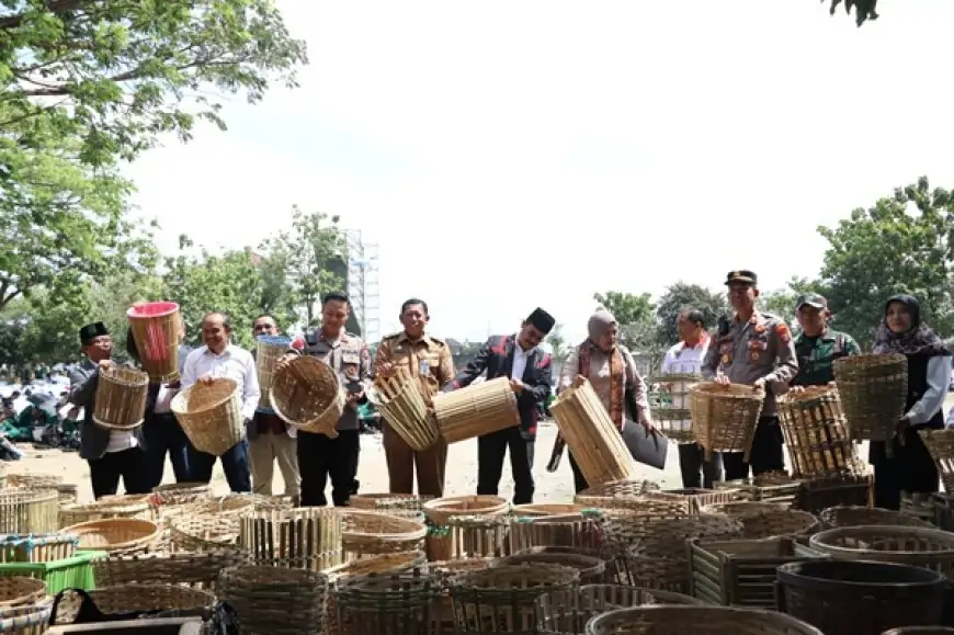 UIN SATU Tulungagung Pecahkan Rekor MURI, Ribuan Tong Sampah Bambu Jadi Simbol Kampus Hijau