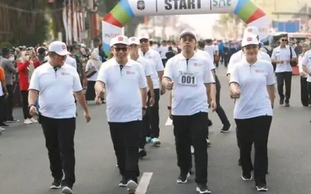 Meriah, Wali Kota Blitar Ikut Lomba Baris-Berbaris