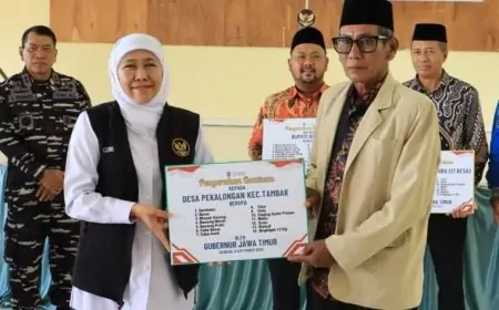 Sembako Langka, Gubernur Jatim Bawa 4,1 Ton Bantuan Pangan ke Pulau Bawean