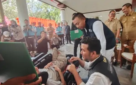 Bantuan Rp7,3 Miliar Digelontorkan, Wagub Emil Dardak dan Bupati Situbondo Dorong Kemandirian Warga