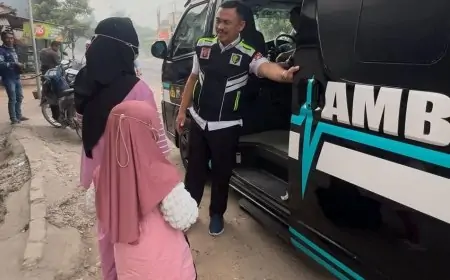 Aksi kemanusiaan Ambulans Gratis Polres Gresik Antar Pasien Anak ke Rumah Sakit