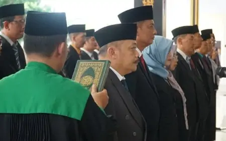 Bupati Jombang Warsubi Lantik 25 Pejabat Baru