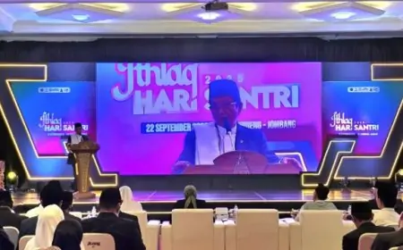 Menag Resmi Buka Hari Santri 2025 di Jombang: Pesantren Jadi Kiblat Peradaban Islam Dunia