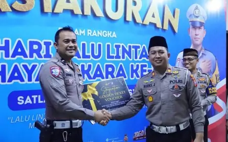 Satlantas Polres Gresik Beri Penghargaan Anggota Berprestasi