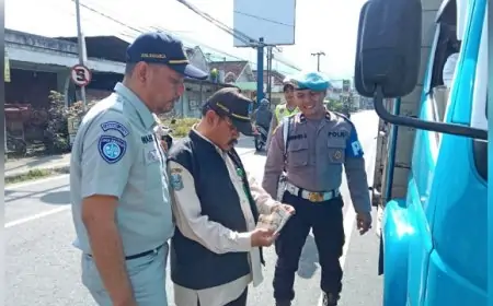 Petugas Gabungan Gencarkan Sosialisasi Patuh Pajak Kendaraan di Trenggalek