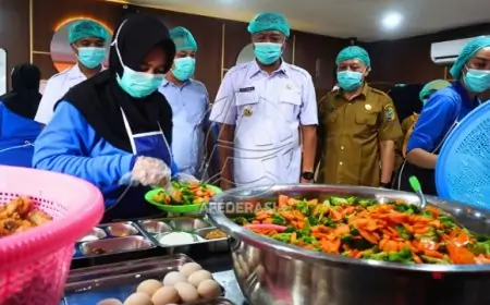 Jamin Program Makan Bergizi Gratis, Bupati Gatut Sunu Kawal Distribusi dari Dapur SPPG ke Sekolah