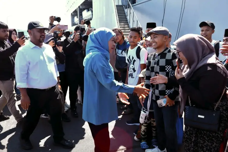 Atasi Krisis Pangan, Bantuan Pangan Pemprov Jatim Dikirim Via KRI Surabaya 591