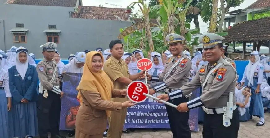 Satlantas Polres Trenggalek Gencarkan Edukasi Lalu Lintas di Sekolah, Sasar Pelajar sebagai Generasi Taat Aturan