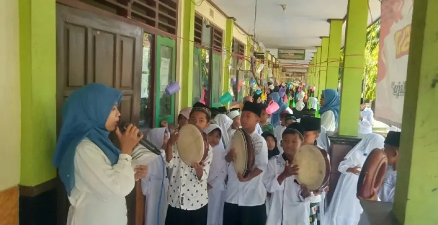 Siswa SDN Kepuhrejo 1  Antusias Ikuti Peringatan Maulid Nabi Muhammad