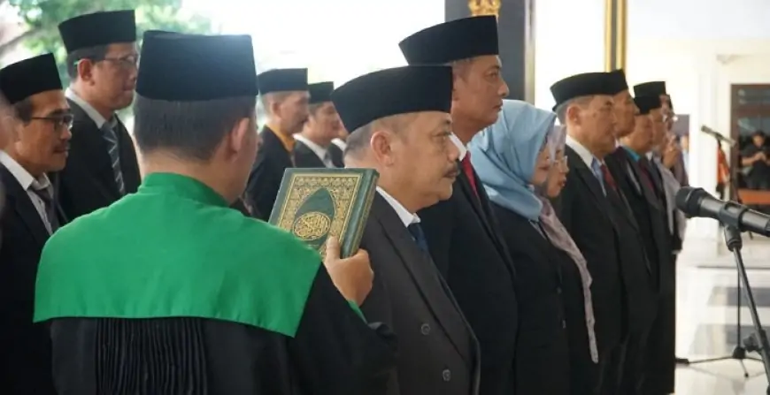 Bupati Jombang Warsubi Lantik 25 Pejabat Baru