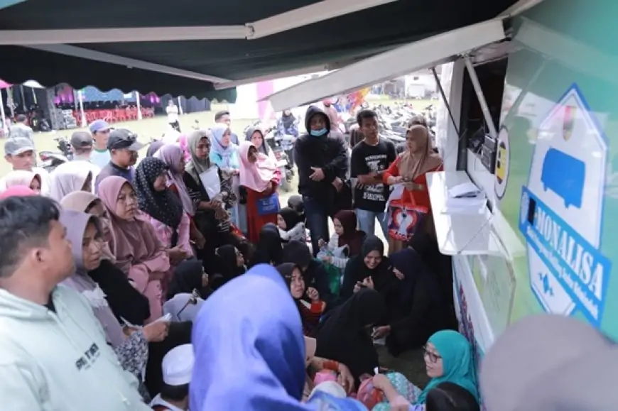 Pelayanan Adminduk Lewat Mobil Monalisa Diserbu Warga