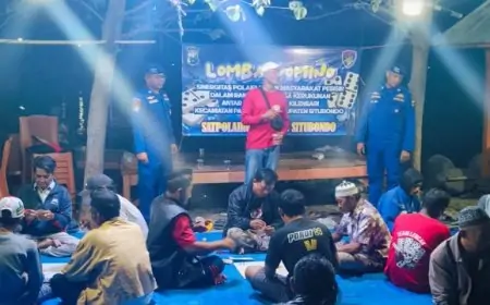 Satpolairud Situbondo Redam Konflik Nelayan dengan Permainan Domino