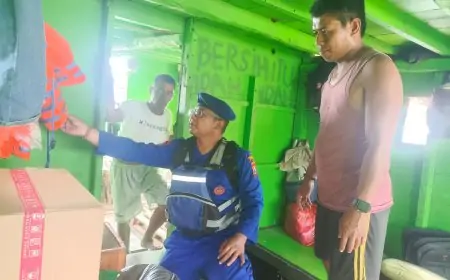 Cegah Tragedi di Laut, Satpolairud Situbondo Ajak Nelayan Disiplin Gunakan Alat Keselamatan