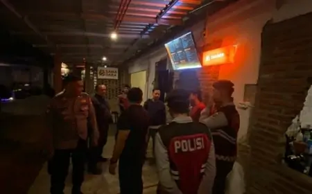 Polres Tulungagung Gencar Razia Miras, Puluhan Botol Tanpa Izin Disita dari Sejumlah Warkop