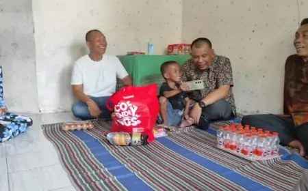 Anggota DPRD Jatim Sumardi  Kunjungi Anak Penderita Kelainan Jantung