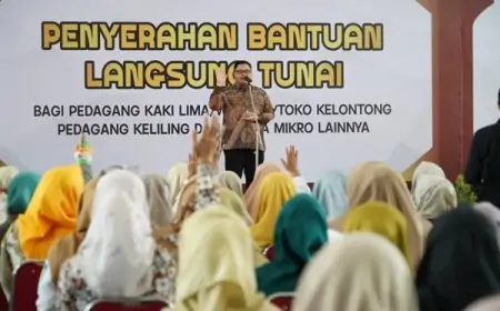 Ratusan Guru Non ASN Terima Bantuan Modal Usaha dari Mas Dhito