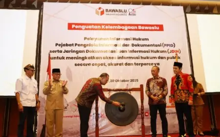 Wabup Mujiono Dorong Bawaslu Banyuwangi Perkuat Keterbukaan Informasi Publik