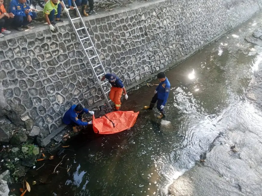 Geger! Penjual Buah Keliling Ditemukan Tewas di Selokan Depan Stadion Semen