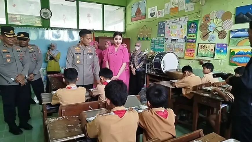 Simulasi Dihadiri Kapolres Madiun, Siswa SDN Sidorejo 01 Wungu Dapat Jatah MBG