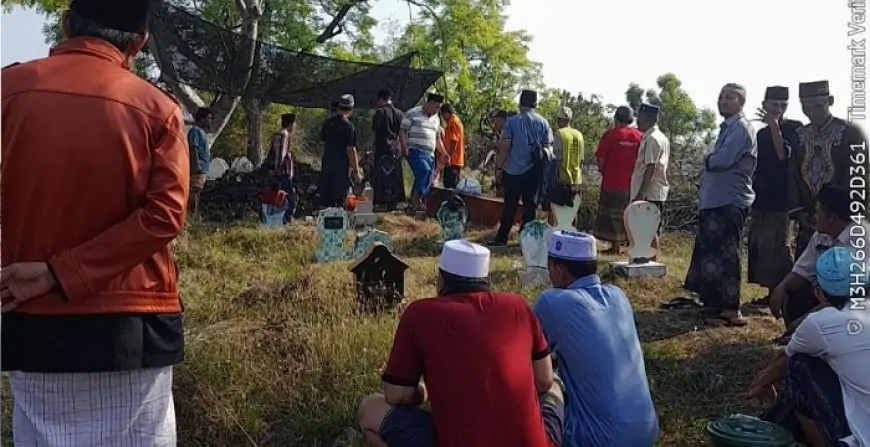 Korban Musala Ambruk Ponpes Al Khoziny Dimakamkan di Lamongan