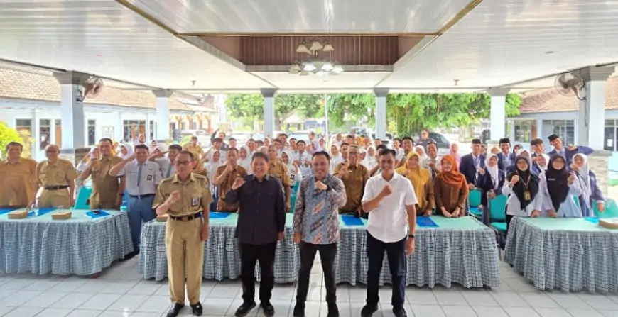 Bawaslu dan Bakesbangpol Jombang Sosialisasi Pendidikan Politik