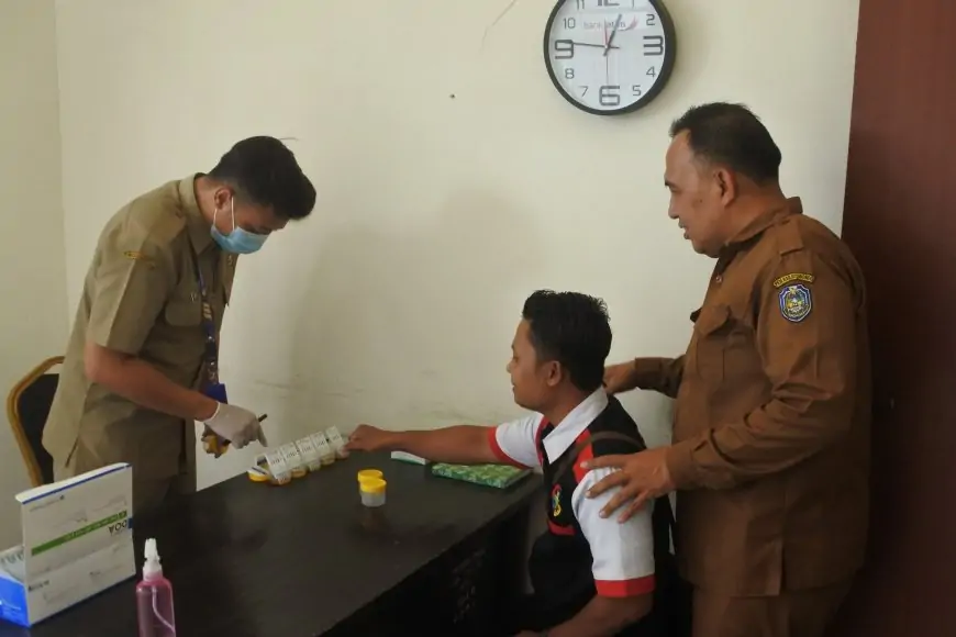 Jaga Profesionalisme, RSUD Besuki Gelar Tes Narkoba Rutin untuk Seluruh Karyawan