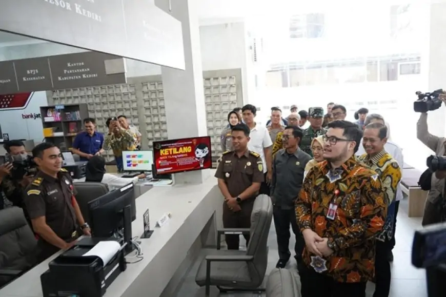 Prioritaskan Pelayanan Masyarakat, Mas Dhito Resmi Buka Mall Pelayanan Publik