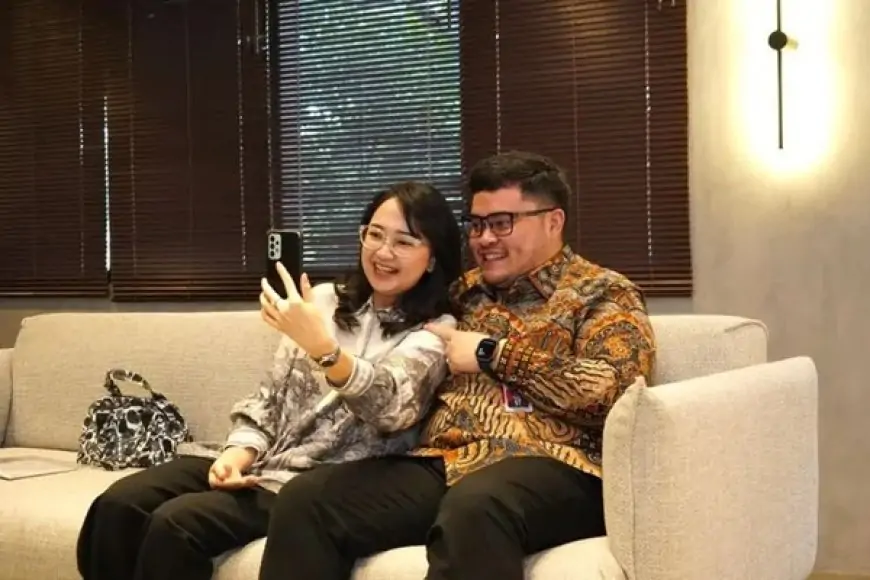 Momen Mas Dhito dan Mbak Cicha Bertemu dan Video Call Guru SMA