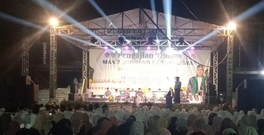 MAN 7 Jombang Bersholawat Meriahkan Peringatan Hari Santri Nasional