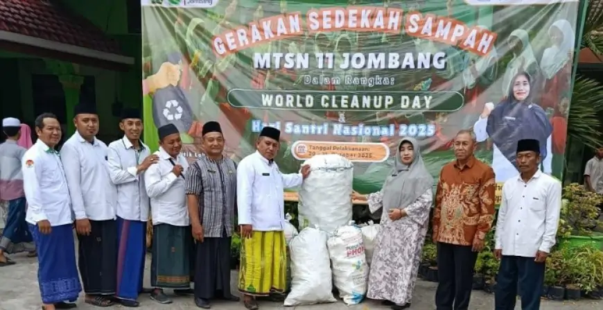 KUA Bareng Ubah Sampah Jadi Sedekah