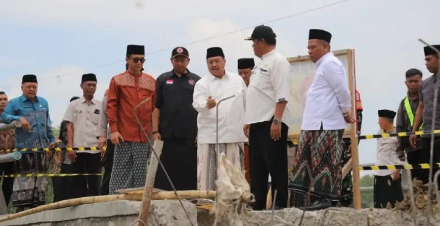 Bupati Warsubi Tinjau Langsung Lokasi Jalan Ambles